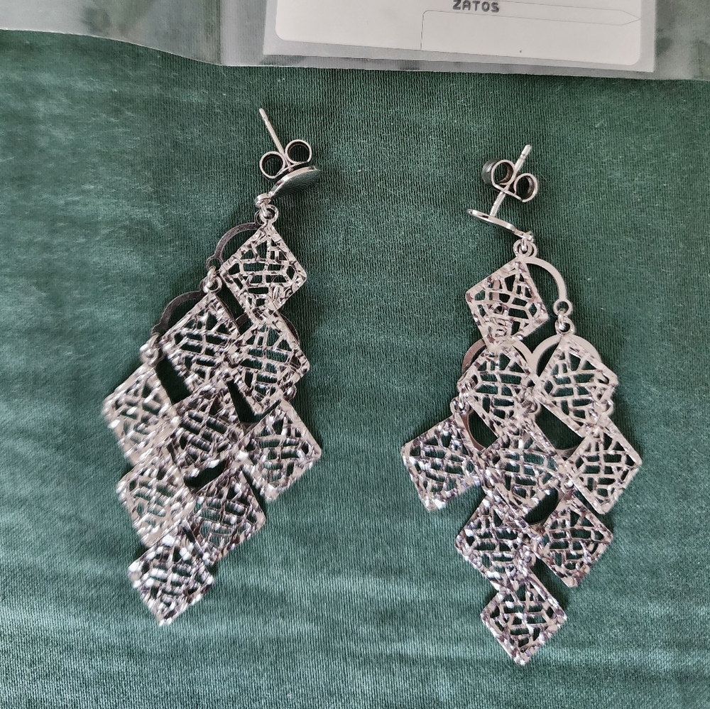Sophisticated Silver Filigree Drop Earrings